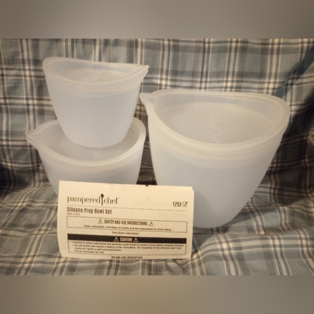 Pampered Chef Silicone Prep Bowl Set